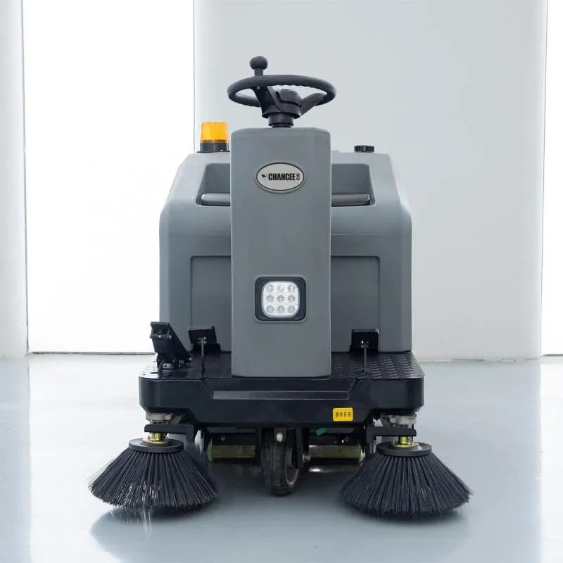 T-SR 45/60 W Ride-On Floor Sweeper Scenarios Image